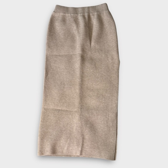 NEW Cupshe x JoJo Khaki Split Hem Maxi Sweater Skirt Medium - Picture 9 of 15